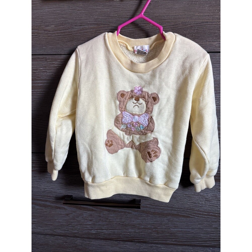 Vintage 1990s Child Pale Yellow Bear Appliqué Sweatshirt By Puzzles USA Size 4